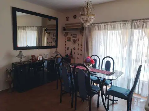 Cnel R L Falcon 4000, Piso 2