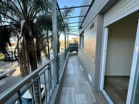 Depto Tipo Casa 4 ambientes con 2 baños