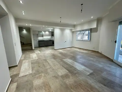 Depto Tipo Casa en Venta en Villa del Parque, USD 290.000