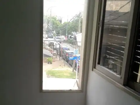 Departamento en Alquiler en Remedios De Escalada, $ 450.000