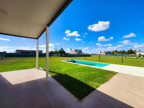 VENTA CASA 4 AMBIENTES SAN SEBASTIAN APTA CREDITO