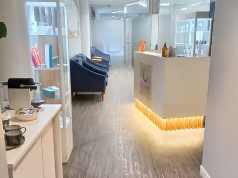 Oficina en Alquiler con 1 cochera