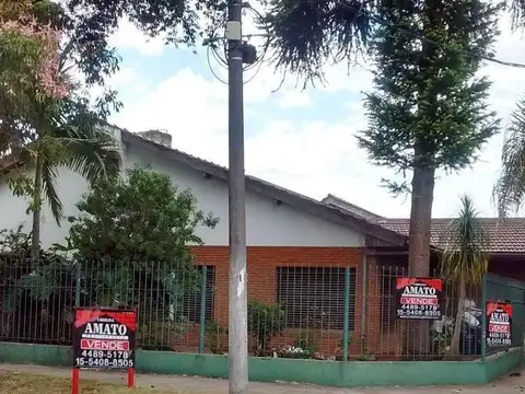 Casa  en Venta ubicado en Castelar, Morón, G.B.A. Zona Oeste - AMA0128_LP545197_8