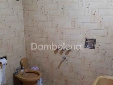 Casa  en Venta o permuta ubicado en Villa Adelina, San Isidro, G.B.A. Zona Norte