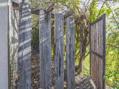 Casa 6 ambientes con 4 baños