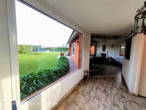 Casa 4 ambientes con 3 baños