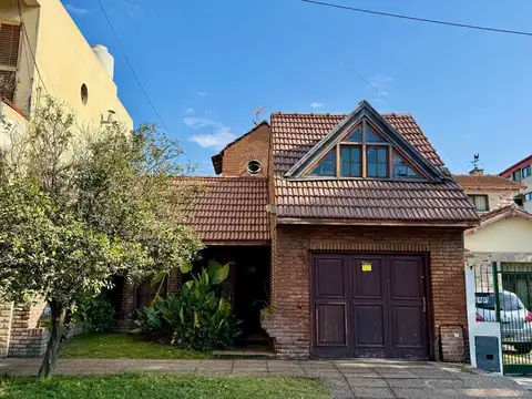 VENTA CASA 5 AMBIENTES QUILMES OESTE