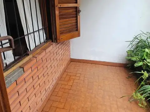 Casa en Alquiler en Villa Ballester, $ 940.000