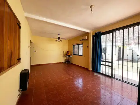 Casa 4 ambientes con 1 baño