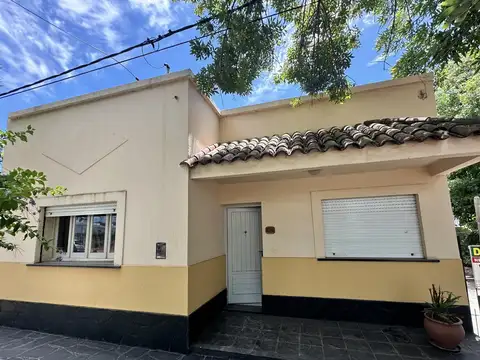 Casa en  12 de Abril 713