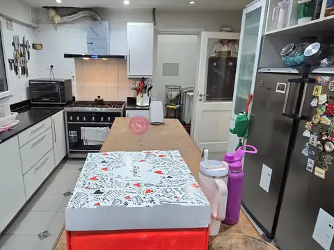 Casa 6 ambientes con 4 baños