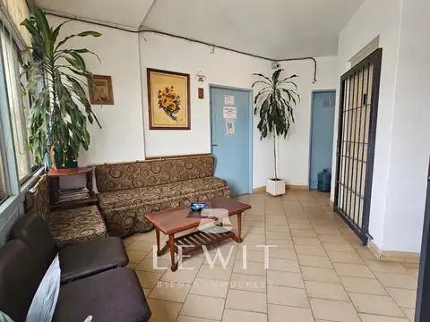 Oficina 3 ambientes con 1 baño