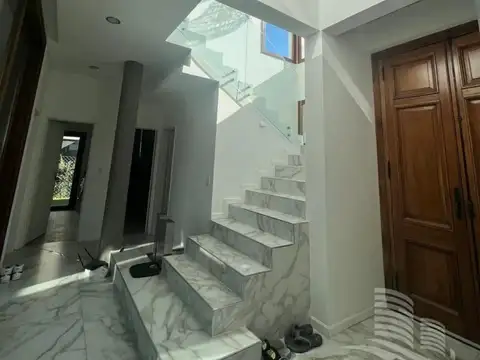 Casa en Venta en Laguna Grande, USD 659.000