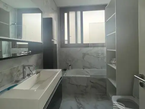 Casa en Venta con 6 cocheras