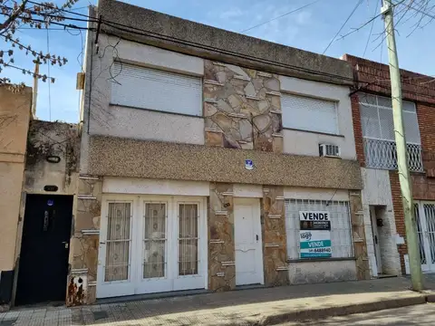 Casa en venta de 2 dormitorios c/ cochera en Pje Copiapo 600 (Santa Fe 4700)