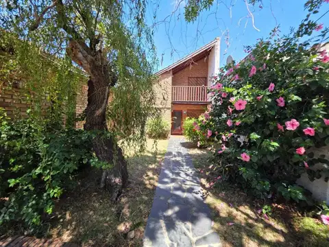 Casa en Lote Propio – Dante 1300, Hurlingham - Parque Johnston