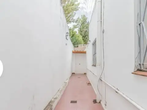 Ph En Bernal, Calle Bouchard 139