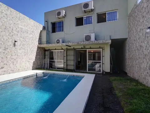 Casa 7 ambientes con 4 baños