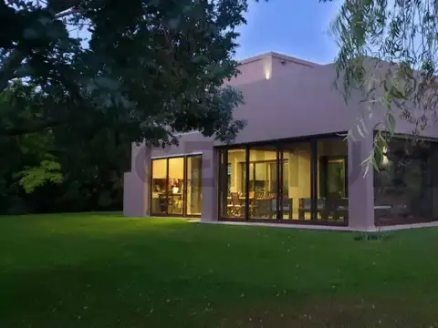 DE LA TROPILLA 793 1000, Piso 0