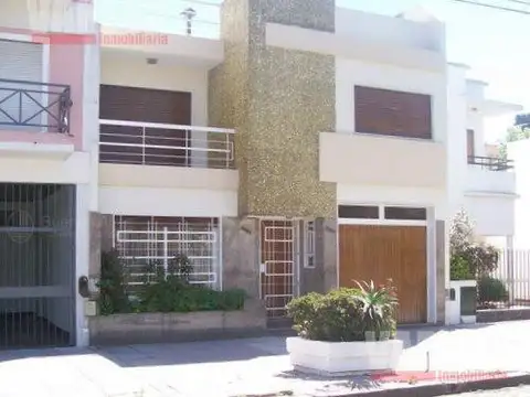 Arregui 6600 Versalles Casa c/ Lote propio c/ Cochera. 2 Plantas. Terraza. Sótano. Oportunidad 