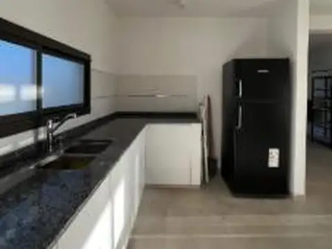 Casa 2 ambientes con 1 baño