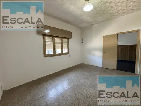 Casa 4 ambientes con 1 baño