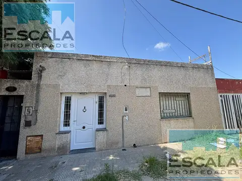 CASA EN ALQUILER BARRIO LUDUEÑA 2 DORMITORIOS Y PATIO