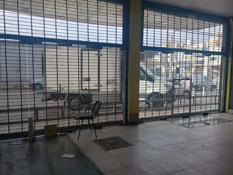 Local 235 m2, Ubicado Frente a la Universidad de La Matanza.