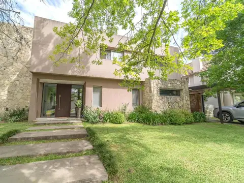 Venta Casa Barrio Los Laureles, Escobar