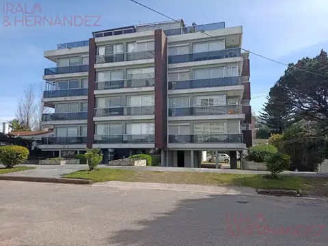 Juan Zorrilla de San Martín entre las calles Pampas y Pilcomayo