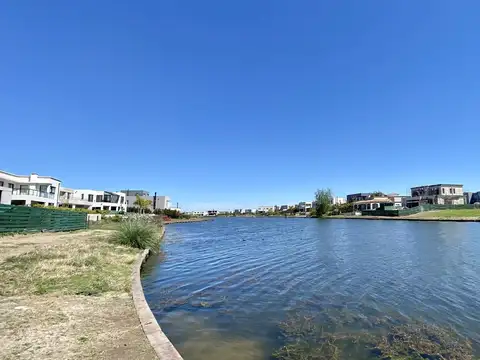 Barrio Ceibos, Puertos del lago al 100