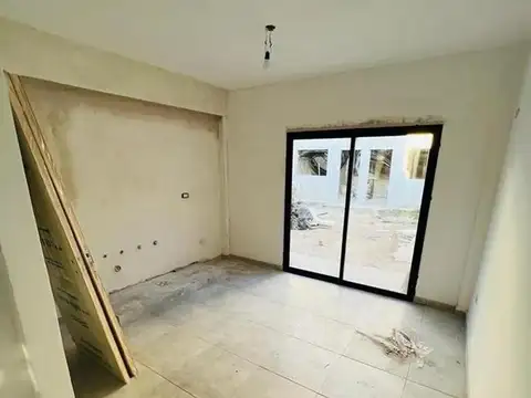 Depto Tipo Casa 3 ambientes con 2 baños