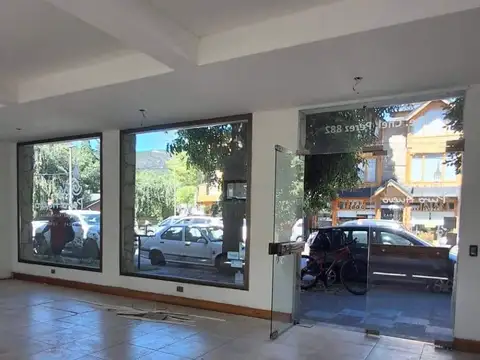 Local en Alquiler en San Martin De Los Andes, $ 3.200.000