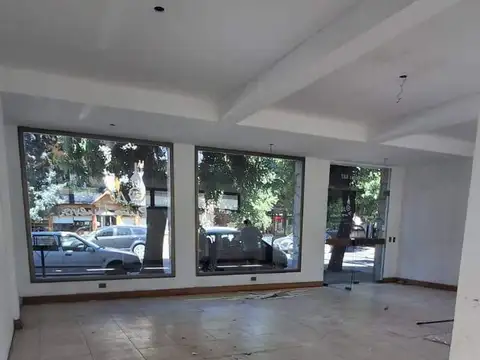 Local comercial en alquiler ubicado en  el centro de  San Martin de los Andes
