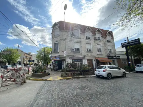 UBICACION PRIVILEGIADA- BANFIELD OESTE MINIMAS  EXPENSAS!