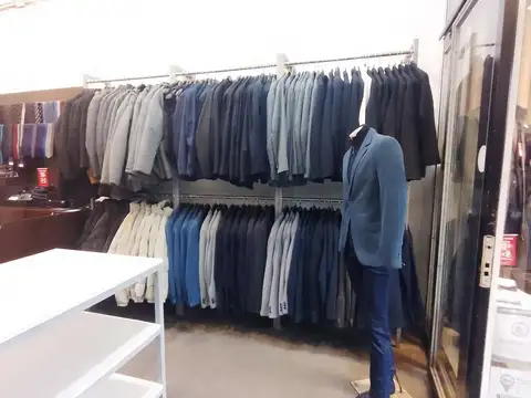 LOCAL 4.20 x 19     SOTANO - 113 m2