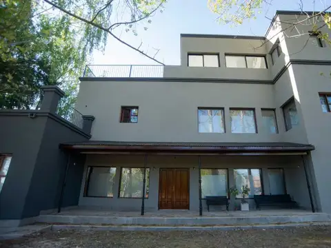 Autopista Doctor Ricardo Balbín 100