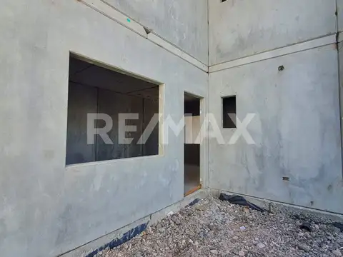 LOTE CON OBRA AVANZADA Y PROYECTO PARA 4 UF AÑELO