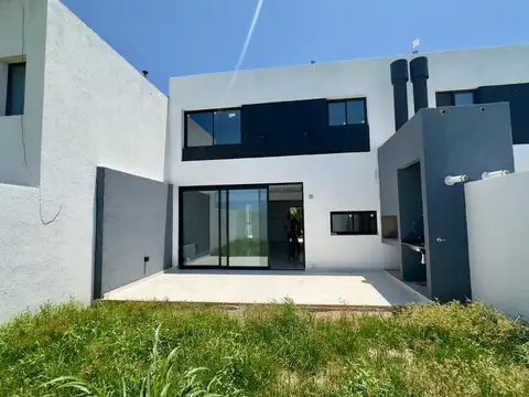 Casa en Venta al Este