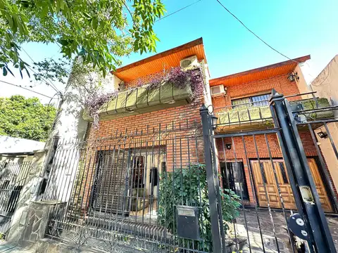 Venta/Casa/Lote Propio/Jardín/AptoCredito/5Amb/MonteCastro/Permuta