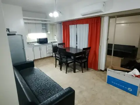 RETASADO. Departamento de 1 ambiente, con espacio guarda coches a 100 mts de Jardin Botanico