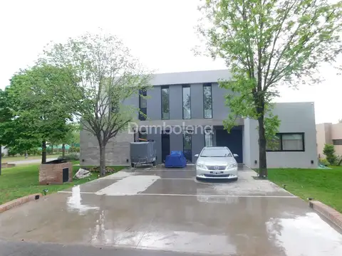 Casa  en Venta en El Nacional, General Rodríguez