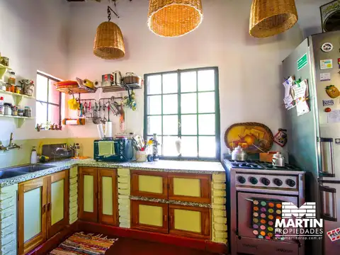 Chacra en Capilla Del Señor. Casa de campo y casa de huéspedes. Lote 17.745 m2. Pileta y bosquecito.