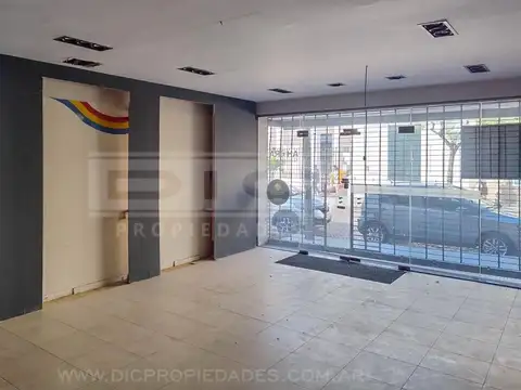 25 de mayo  al 400, entre ituzaingo y 9 de julio