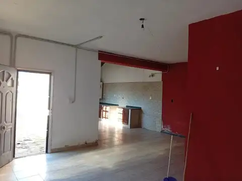 Casa 2 ambientes con 1 baño