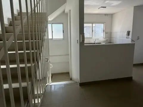 Depto Tipo Casa 3 ambientes con 2 baños