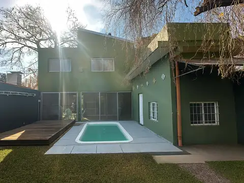 Casa 6 ambientes con 3 baños