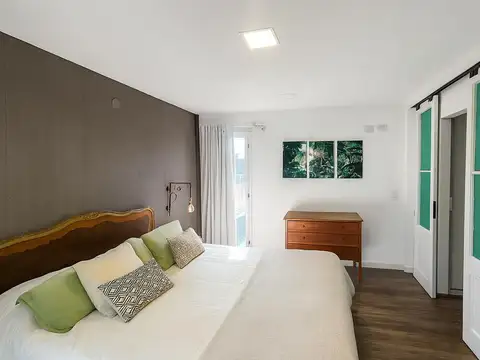 Casa 6 ambientes en Ranelagh con cochera y pileta