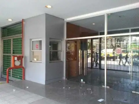 ALQUILER EDIFICIO COMERCIAL CENTRO.