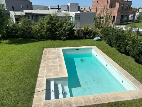 Casa en Alquiler en El Canton, USD 1.600